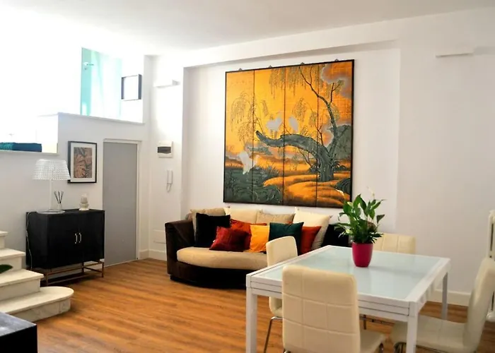 Casa Con Giardinetto Al Centro Di Appartamento