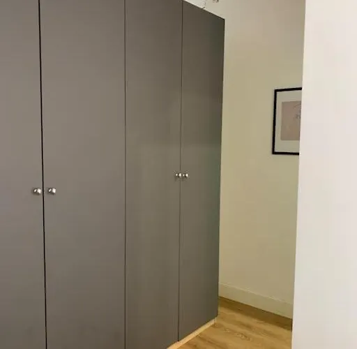 Casa Con Giardinetto Al Centro Di Appartamento