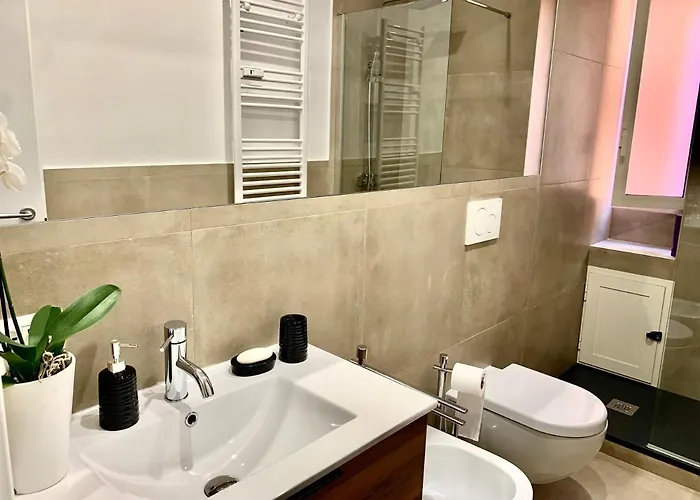 Appartamento Casa Con Giardinetto Al Centro Di *